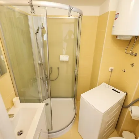 Laura In Heart Of Apartment *