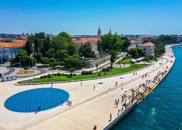 Laura In Heart Of Daire Zadar
