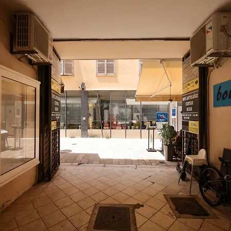 Laura In Heart Of Appartement