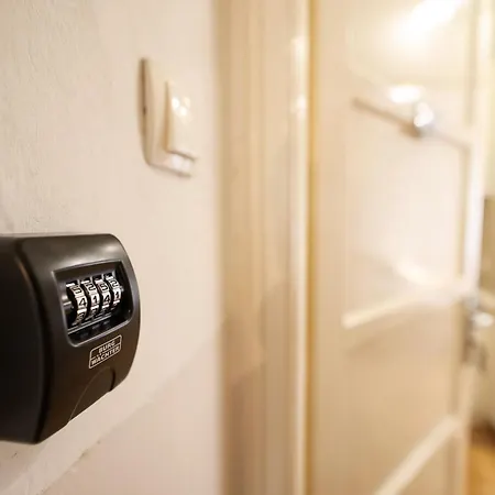 Laura In Heart Of Zadar