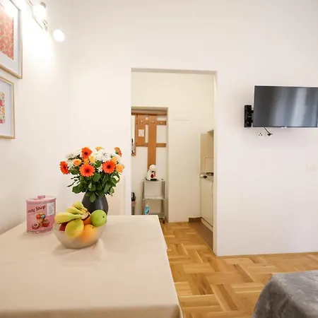 Laura In Heart Of Apartment