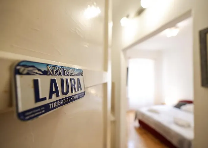 Laura In Heart Of Задар